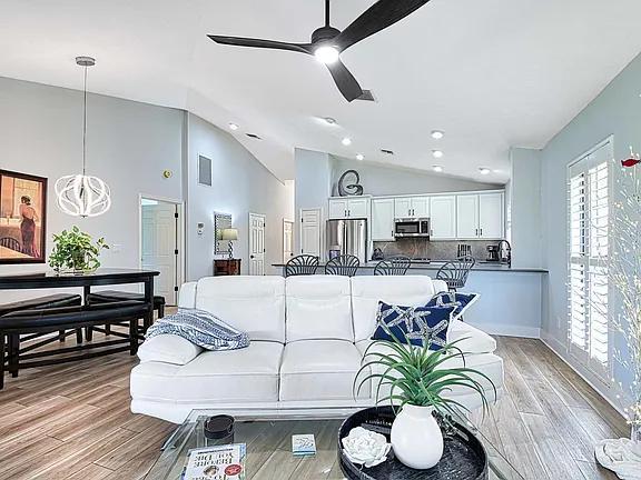 16291 Countess Dr Huntington Beach,CA 92649