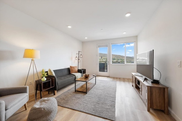 2475 Victoria Avenue, Unit 408