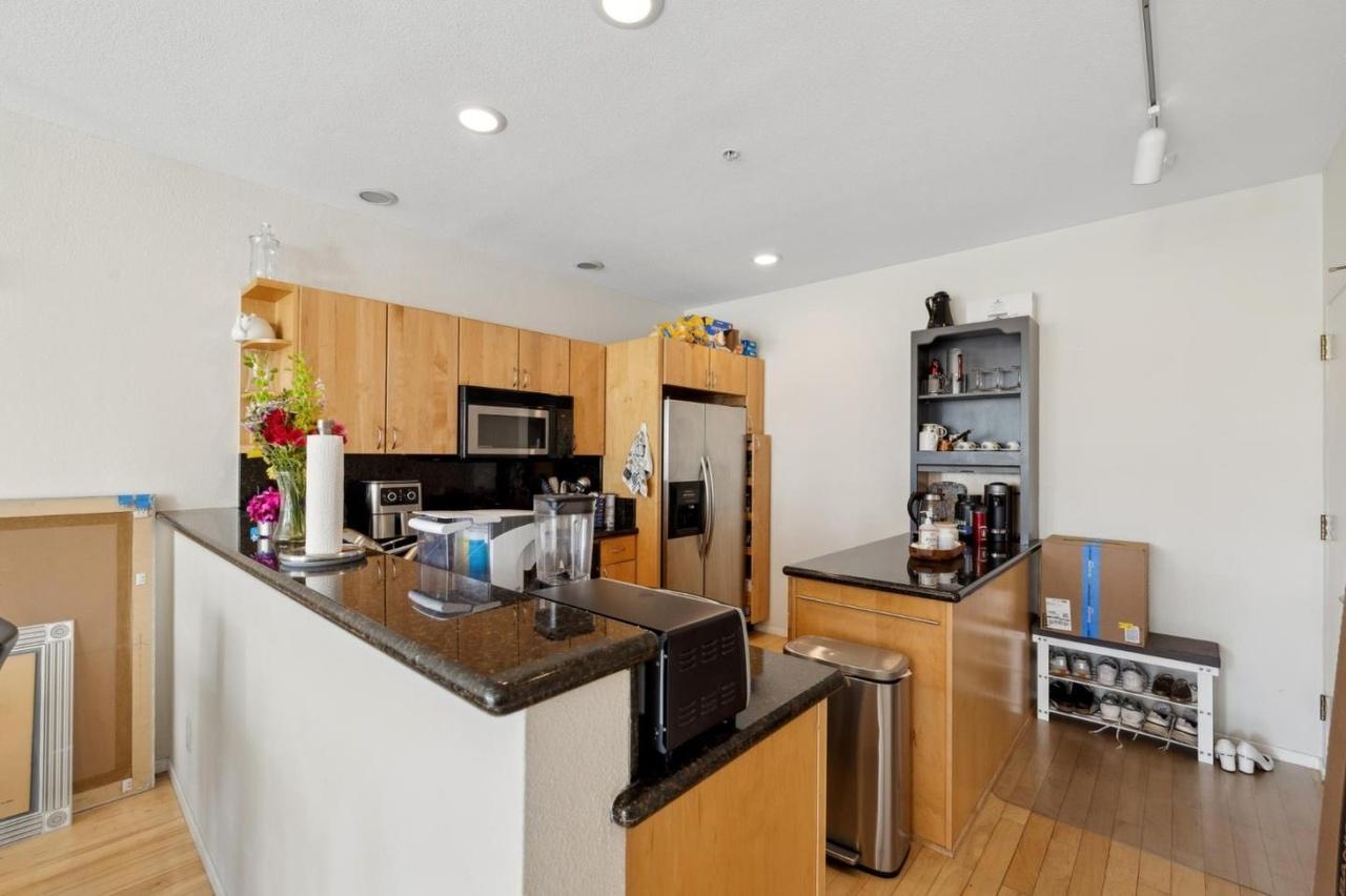 2475 Victoria Avenue, Unit 408